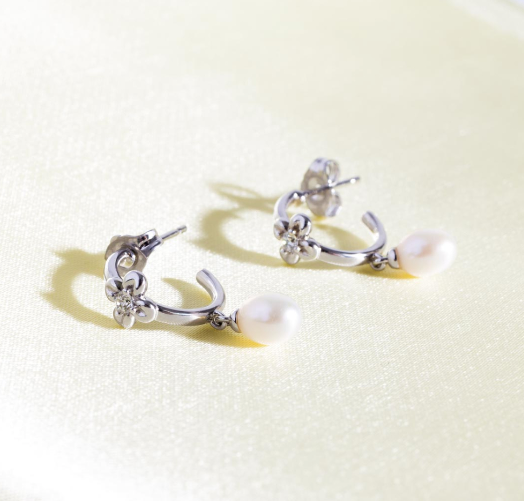 Blossom Honey Flower Pearl Hoop Earrings Earrings Kit Heath