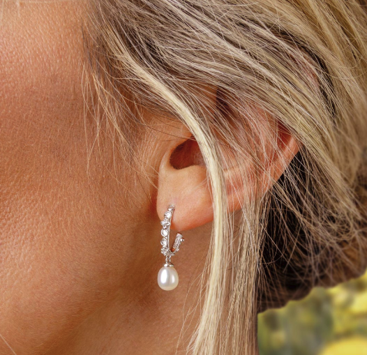 Blossom Honey Flower Pearl Oval Hoop Earrings Earrings Kit Heath