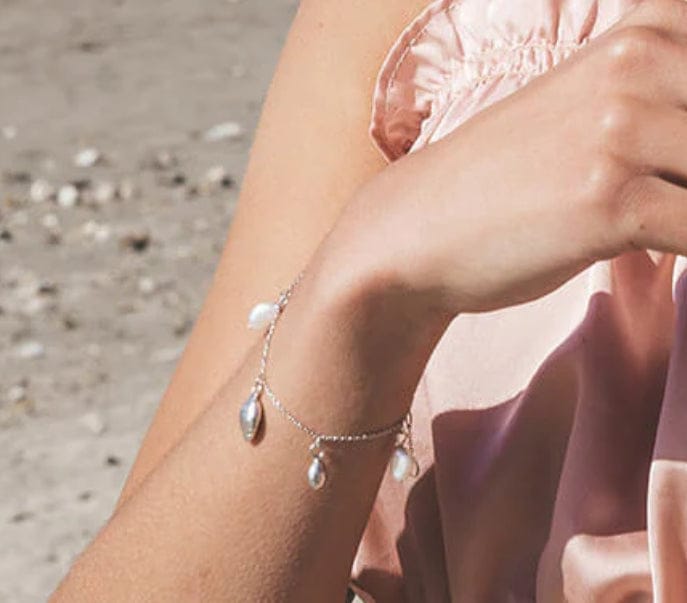 DREAMCATCHER COWRIE AND PEARL BRACELET Bracelet Claudia Bradby