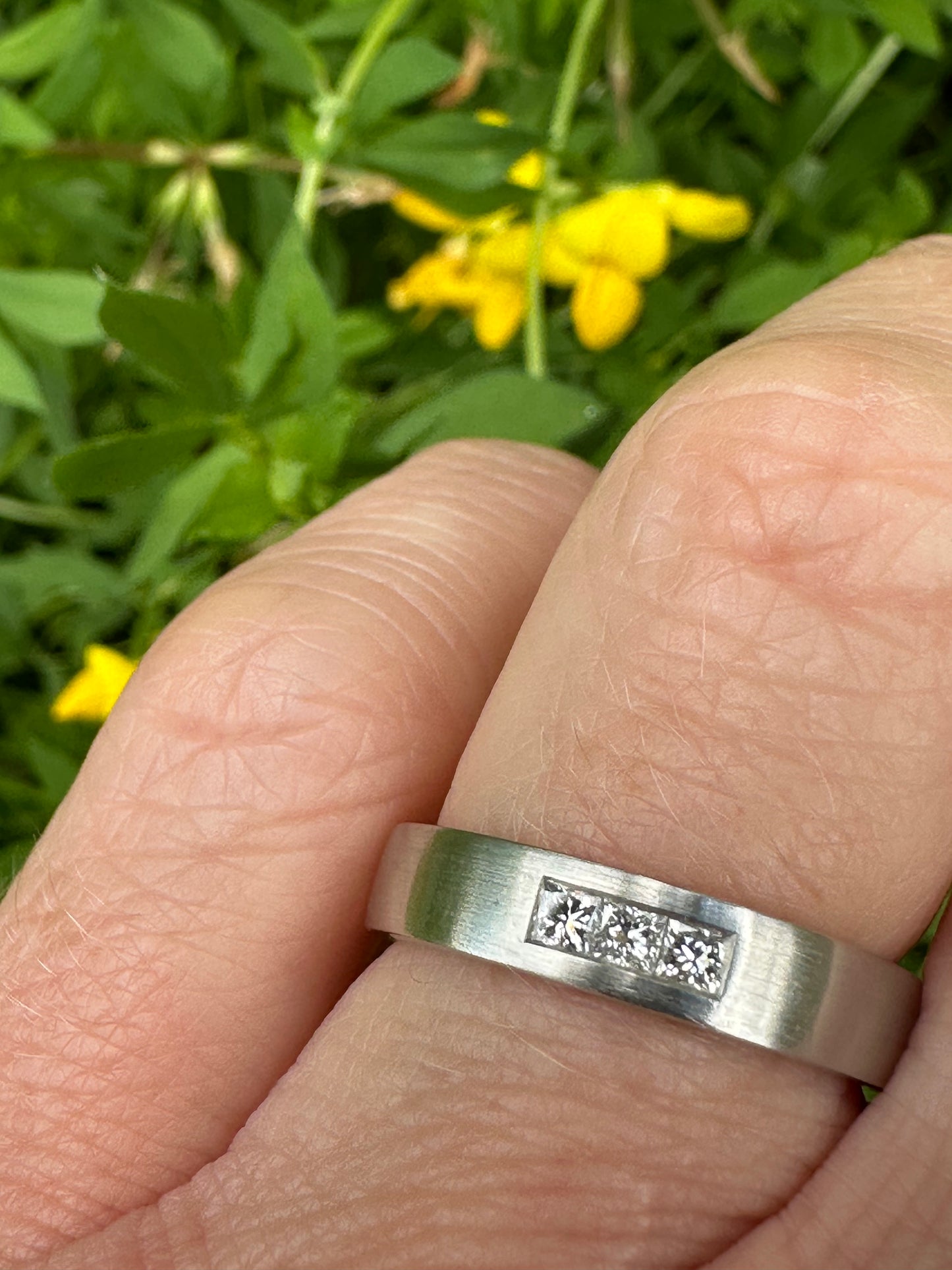 Platinum 3 stone brilliant cut TWVS 0.15ct diamond ring size L Ring Furrer Jacot