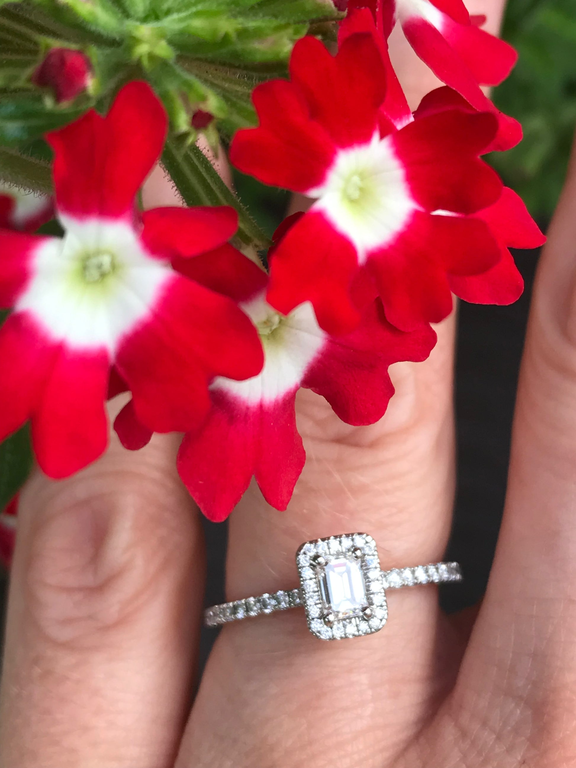 Platinum Emerald cut 0.27ct certified natural diamond ring. Ring Rock Lobster