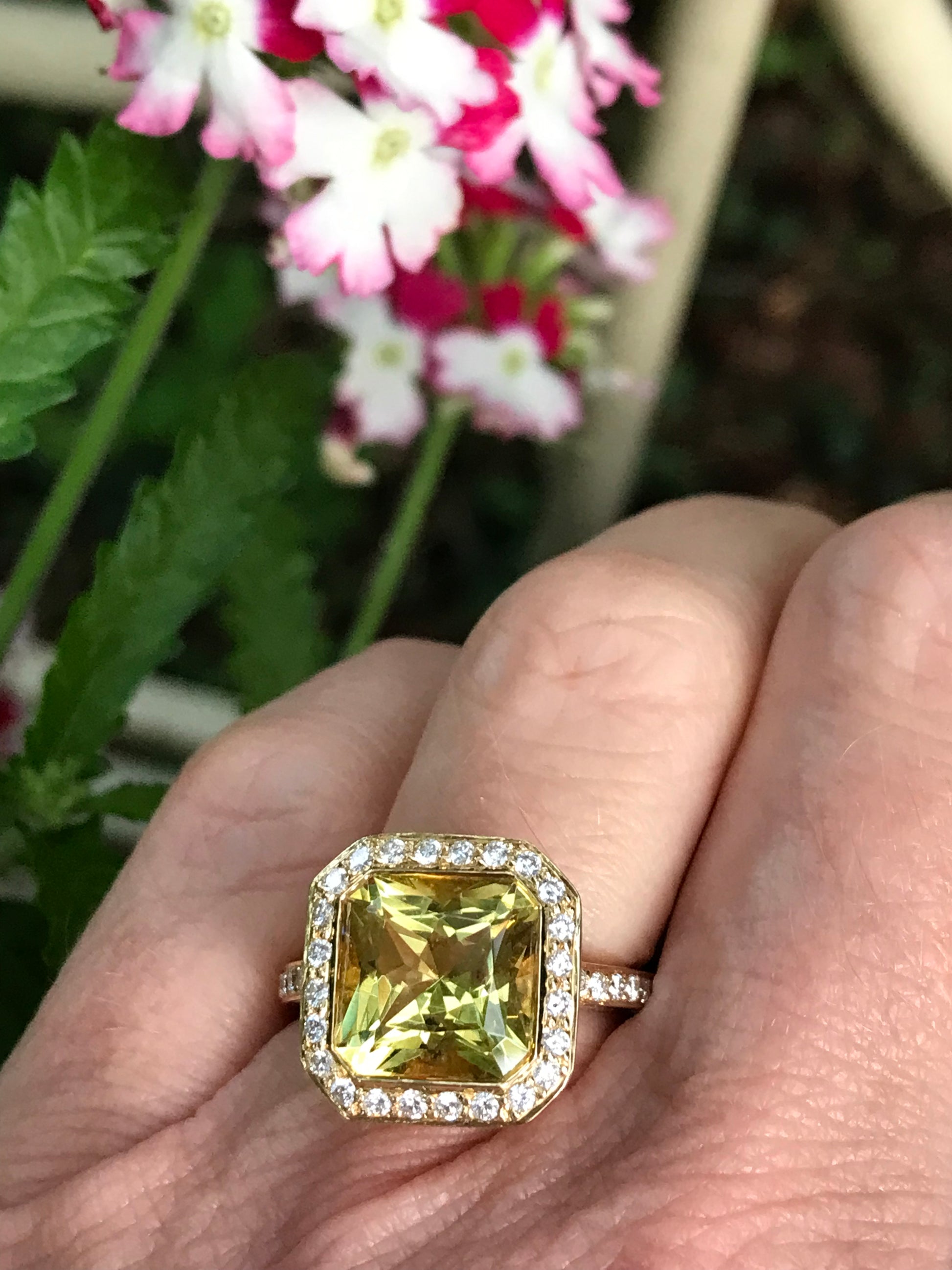 18ct yellow gold & diamond ring set with a champagne beryl and mandarin garnets. Ring Buchwald   