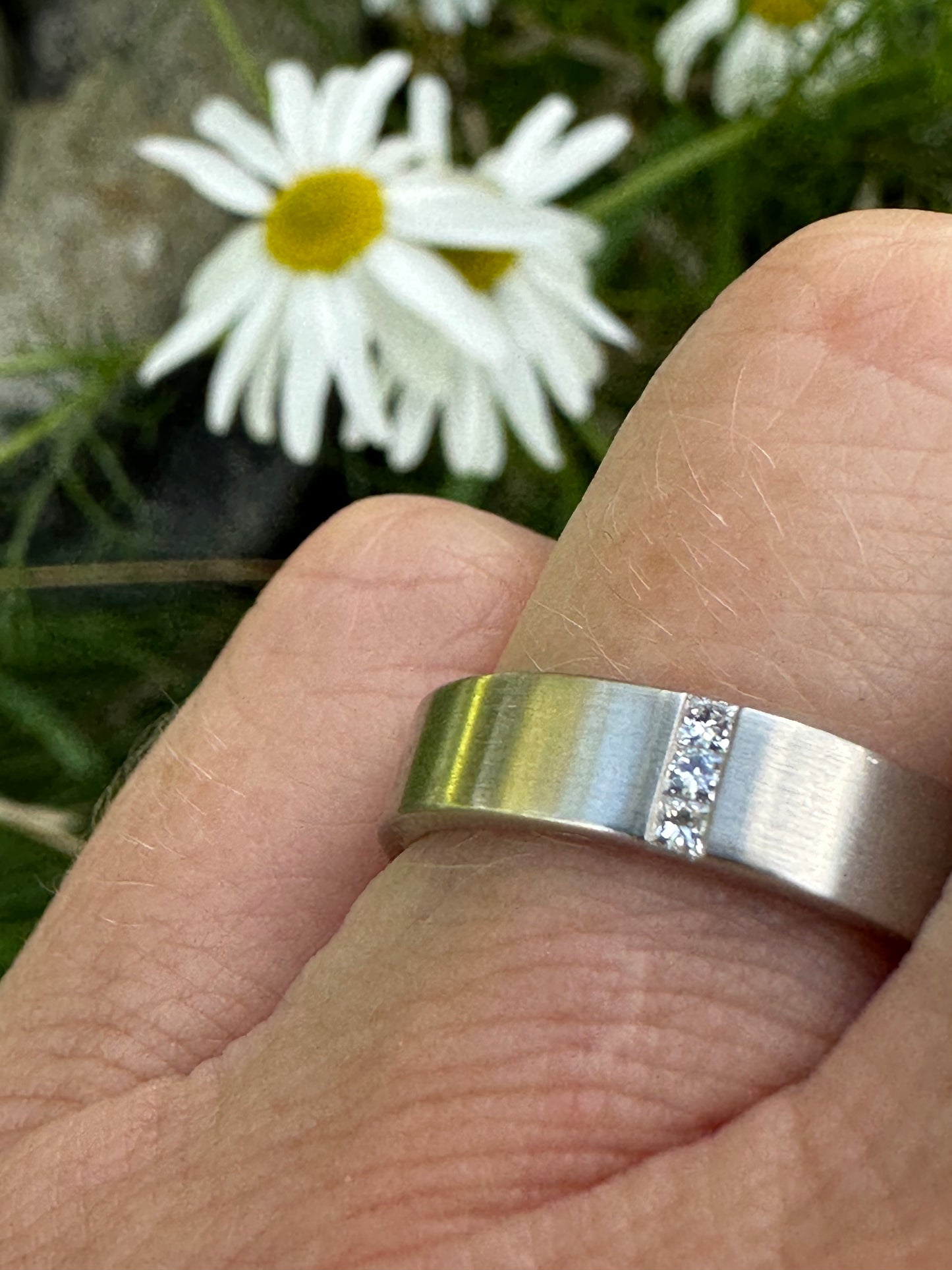 Furrer Jacot Platinum band set with a stripe of three princess cut diamonds Ring Furrer Jacot   