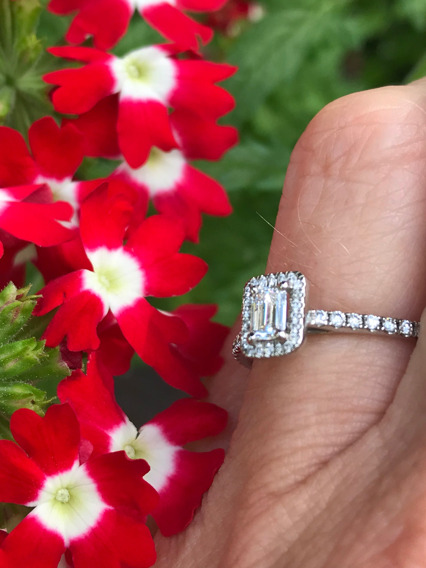 Platinum Emerald cut 0.27ct certified natural diamond ring. Ring Rock Lobster