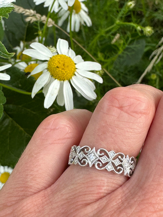 Ungar & Ungar 18ct white gold diamond ring Ring Ungar & Ungar