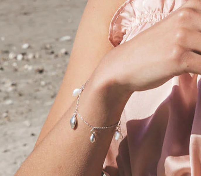 DREAMCATCHER COWRIE AND PEARL BRACELET Bracelet Claudia Bradby