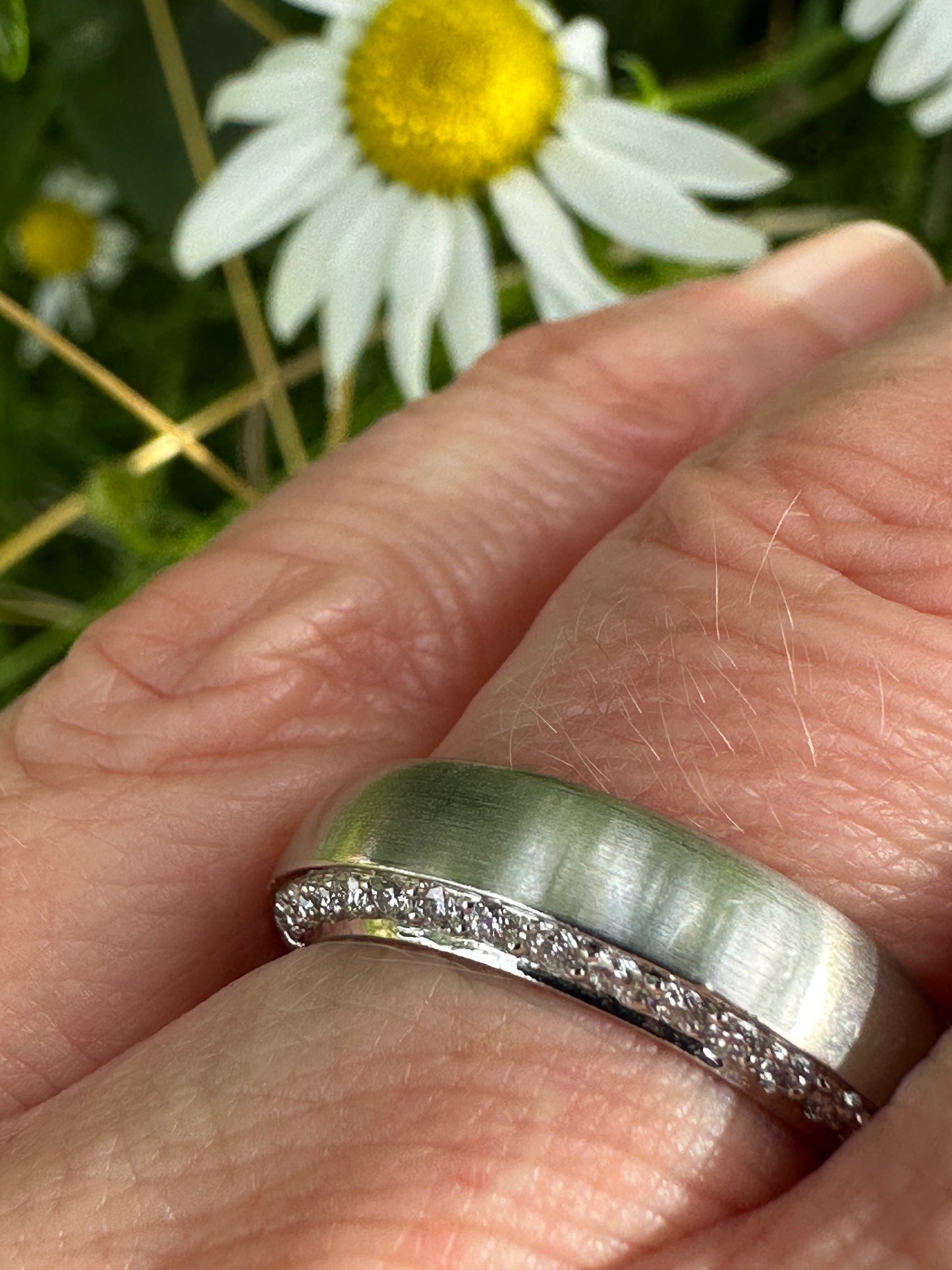 Comfort fit platinum band with brilliant cut side set diamonds 0.47ct Ring Henrich & Denzel