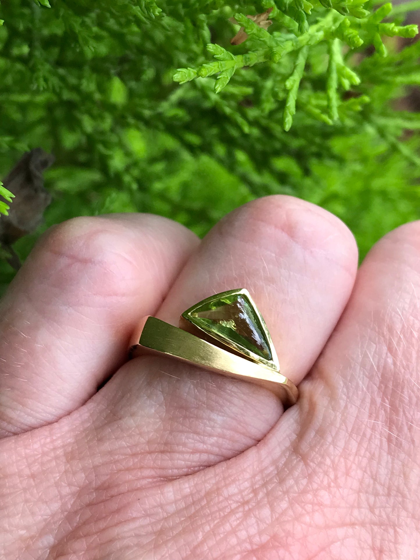 18ct yellow gold triangular shaped peridot ring Ring Cede