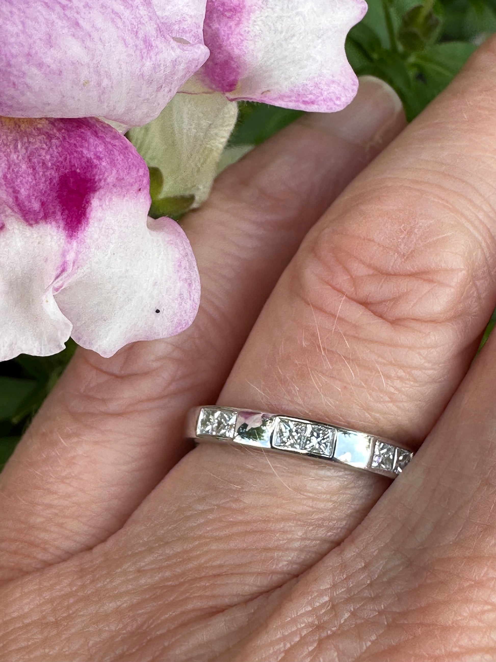 Furrer Jacot Platinum 6 princess TWVS 0.33ct diamond ring. Ring Furrer Jacot