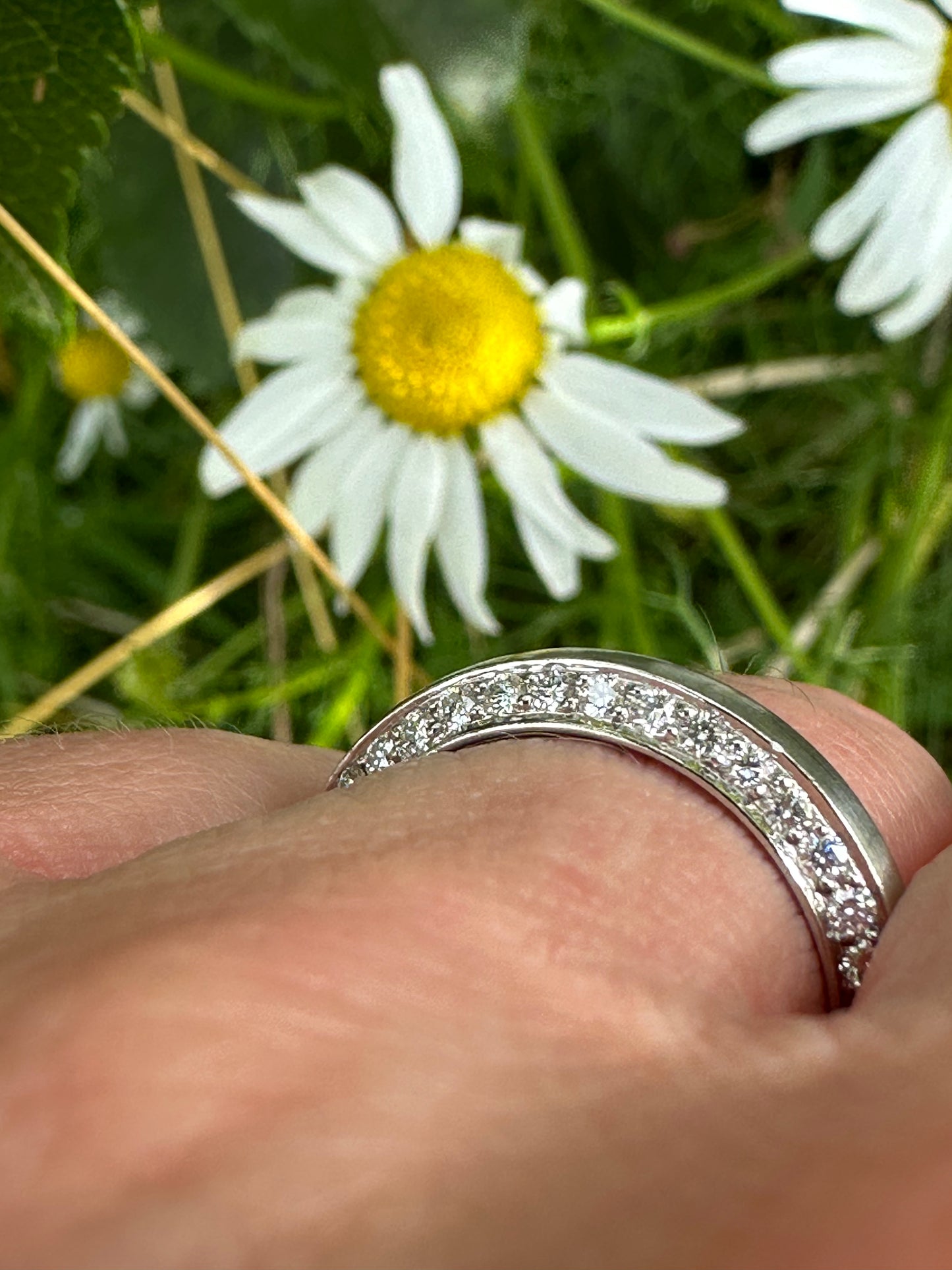 Comfort fit platinum band with brilliant cut side set diamonds Ring Henrich & Denzel   