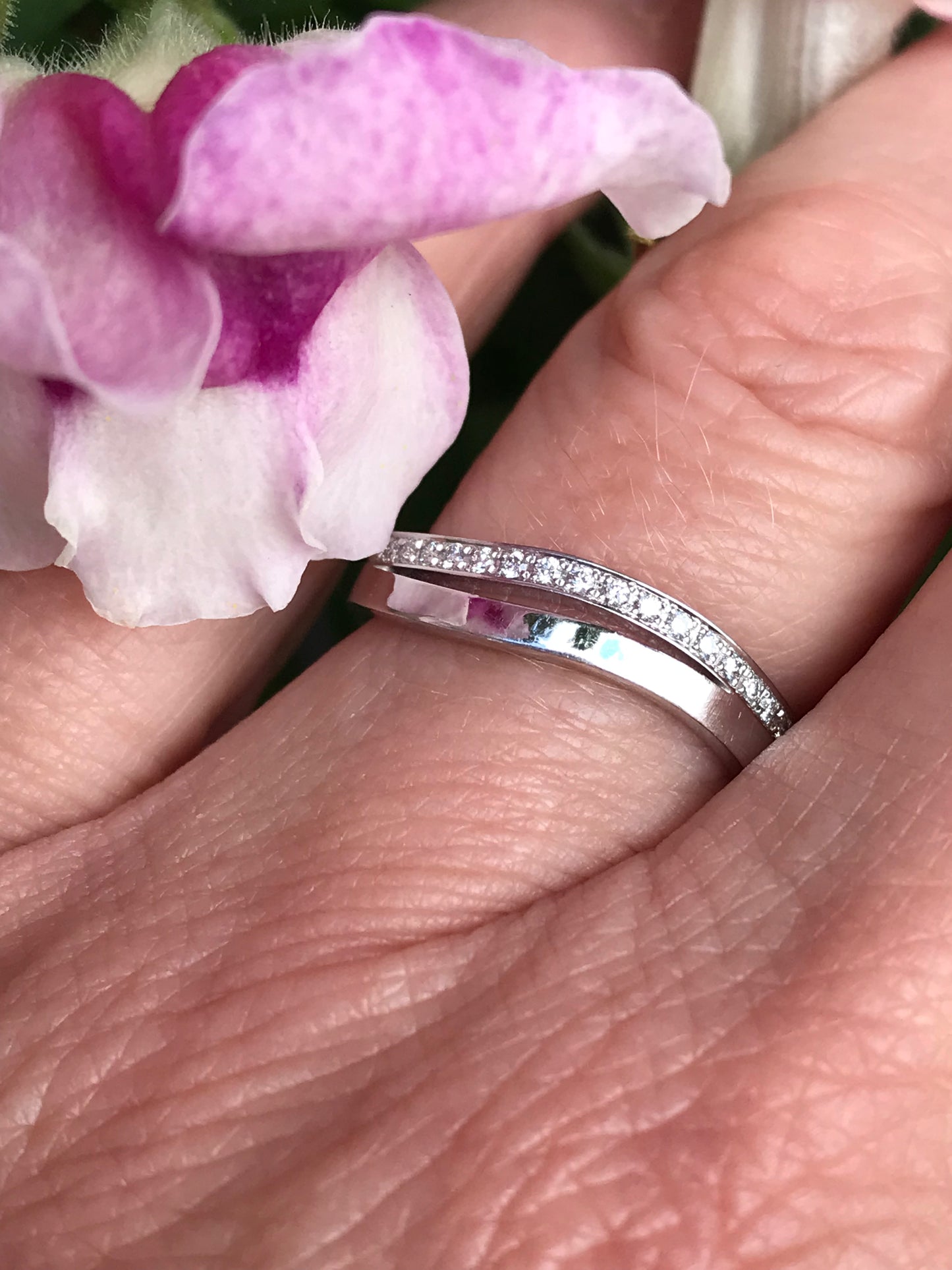 18ct white gold wave shaped full set diamond ring TW VS1 0.23ct Ring Gerstner