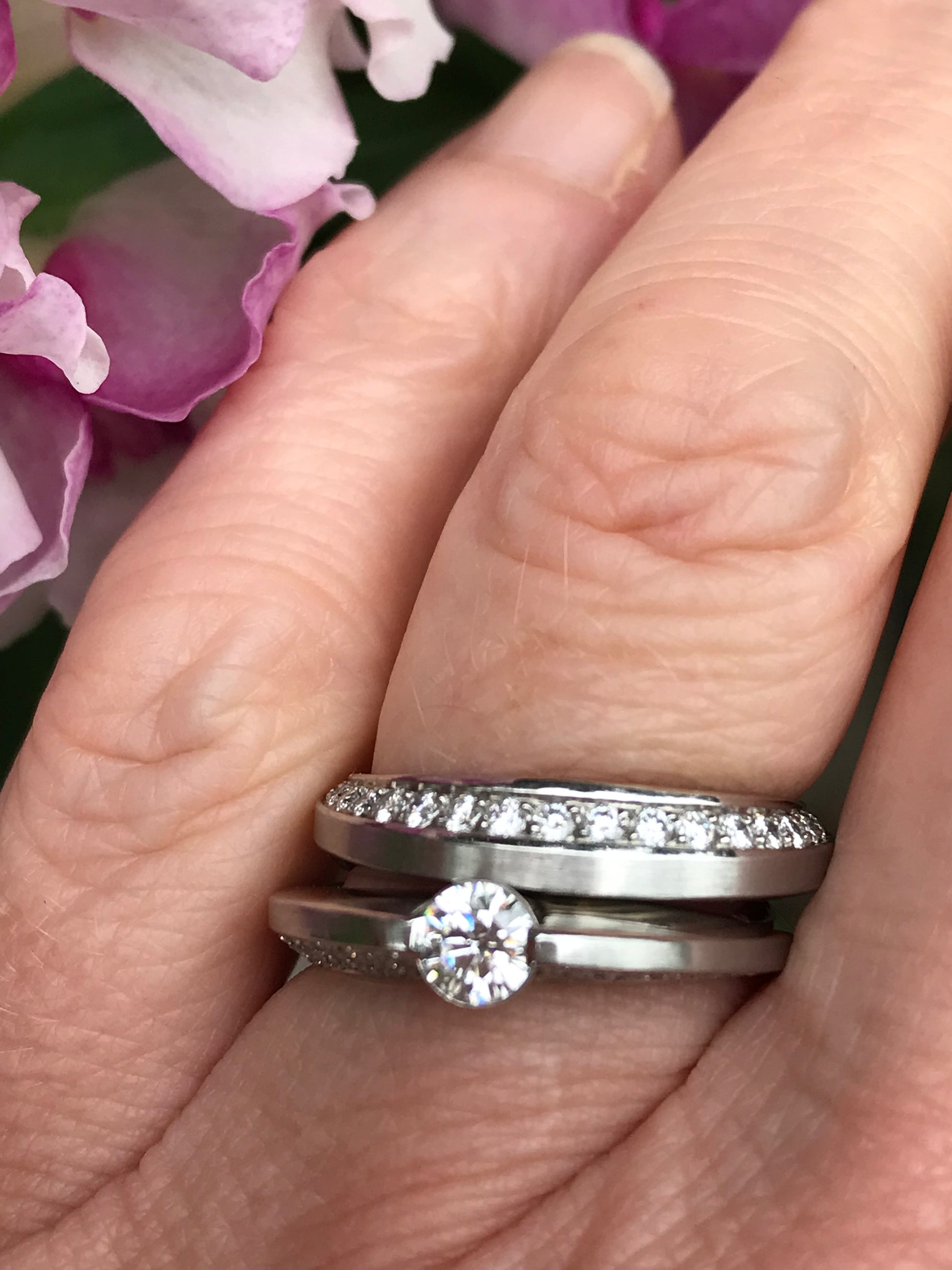 Platinum & Diamond shaped wedding band Ring Henrich & Denzel