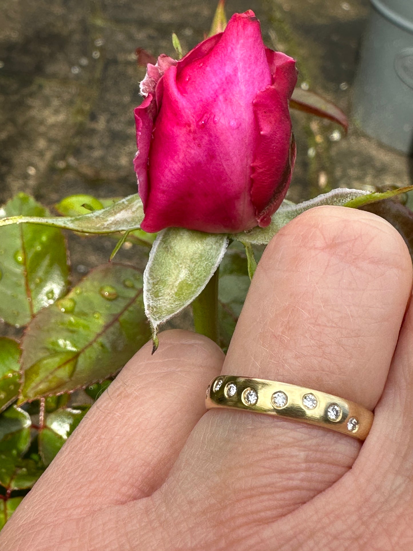 18ct yellow gold scattered 0.08ct diamond comfort court ring Ring Robert pfrogner