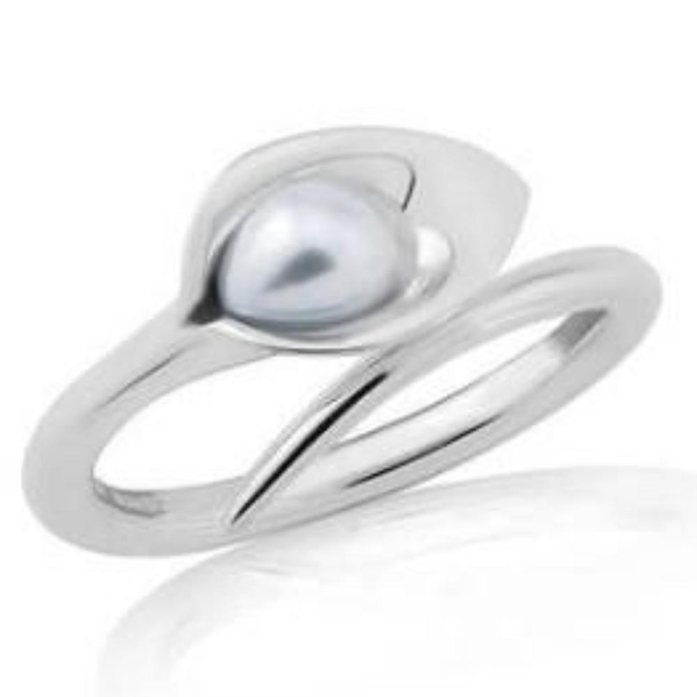 Amanda Cox Silver medium grey pearl lily ring Ring Amanda Cox