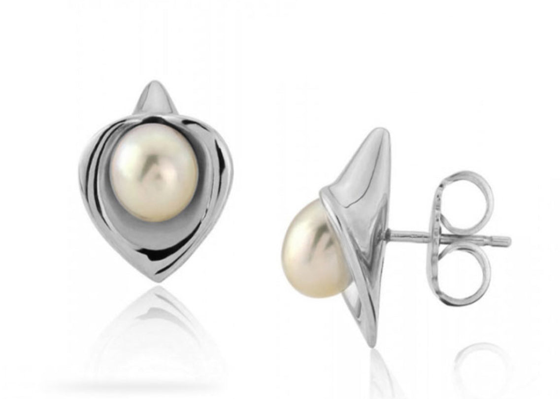 Amanda Cox Silver medium white pearl calla lily stud earrings Earrings Amanda Cox