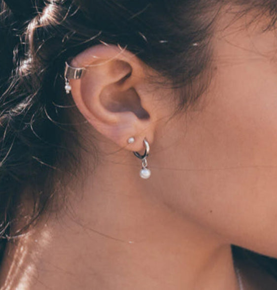 Silver freshwater micro pearl stud earrings 4-4.5mm dark grey colour Earrings Rock Lobster   