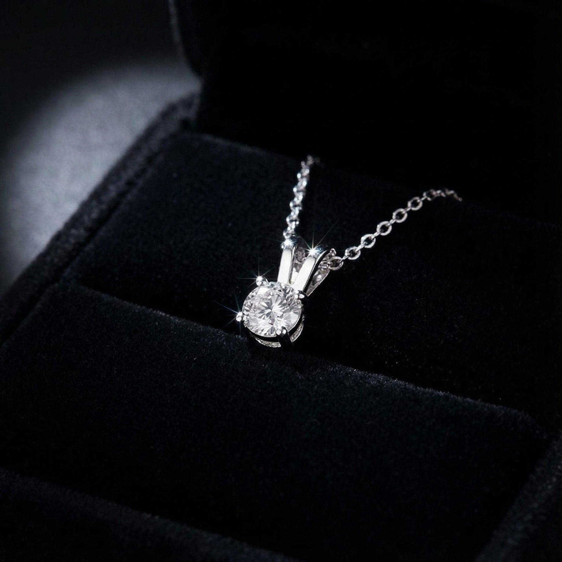 18ct white gold 0.25ct diamond solitaire necklace Pendant Rock Lobster