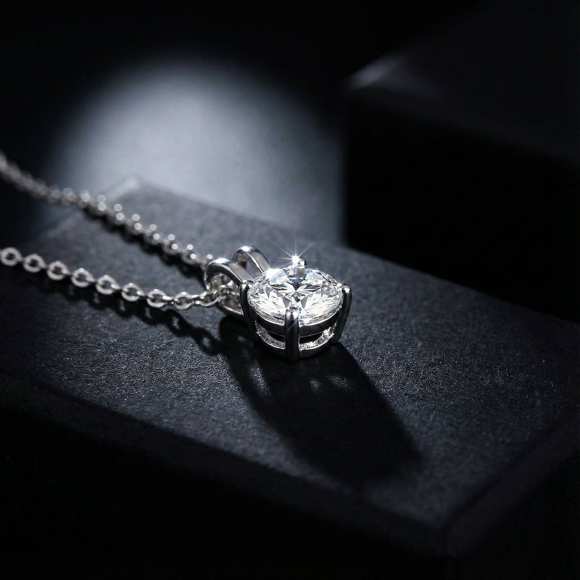 18ct white gold 0.50ct diamond solitaire necklace Pendant Rock Lobster