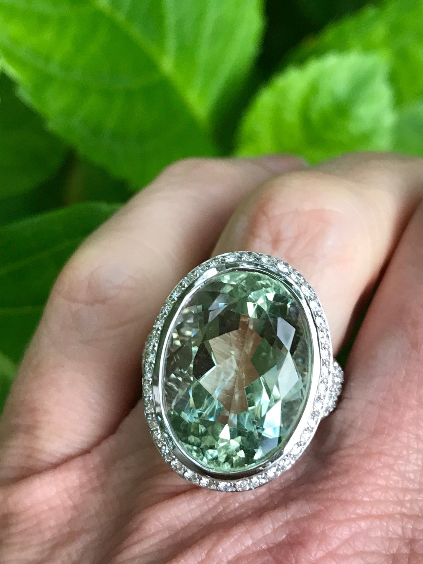 18ct White gold 14.32ct Green Beryl ring surrounded by amethyst and diamonds Ring Buchwald