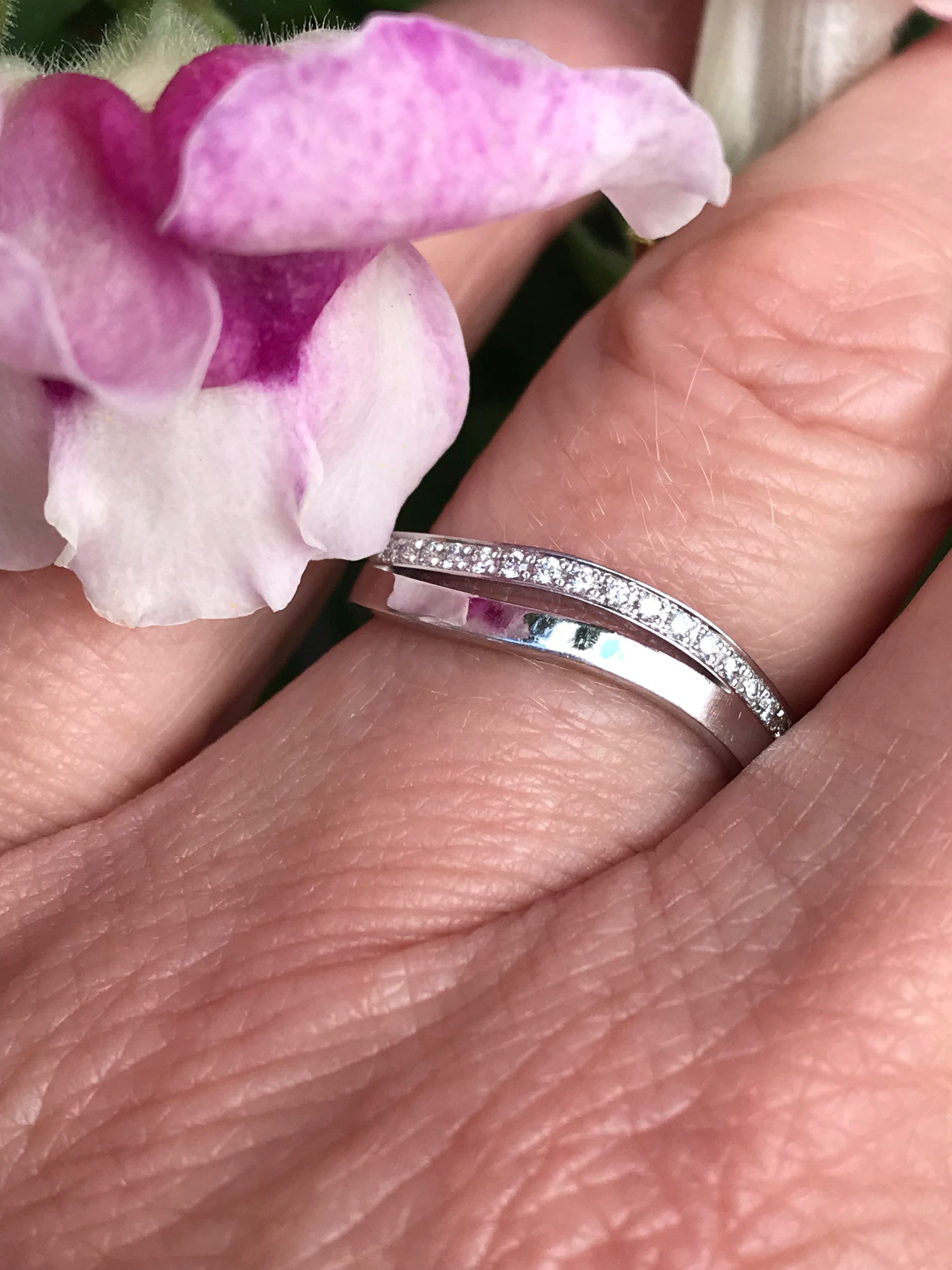 18ct white gold wave shaped full set diamond ring TW VS1 0.23ct Ring Gerstner