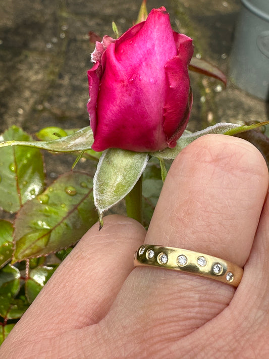 18ct yellow gold scattered 0.08ct diamond comfort court ring Ring Robert pfrogner