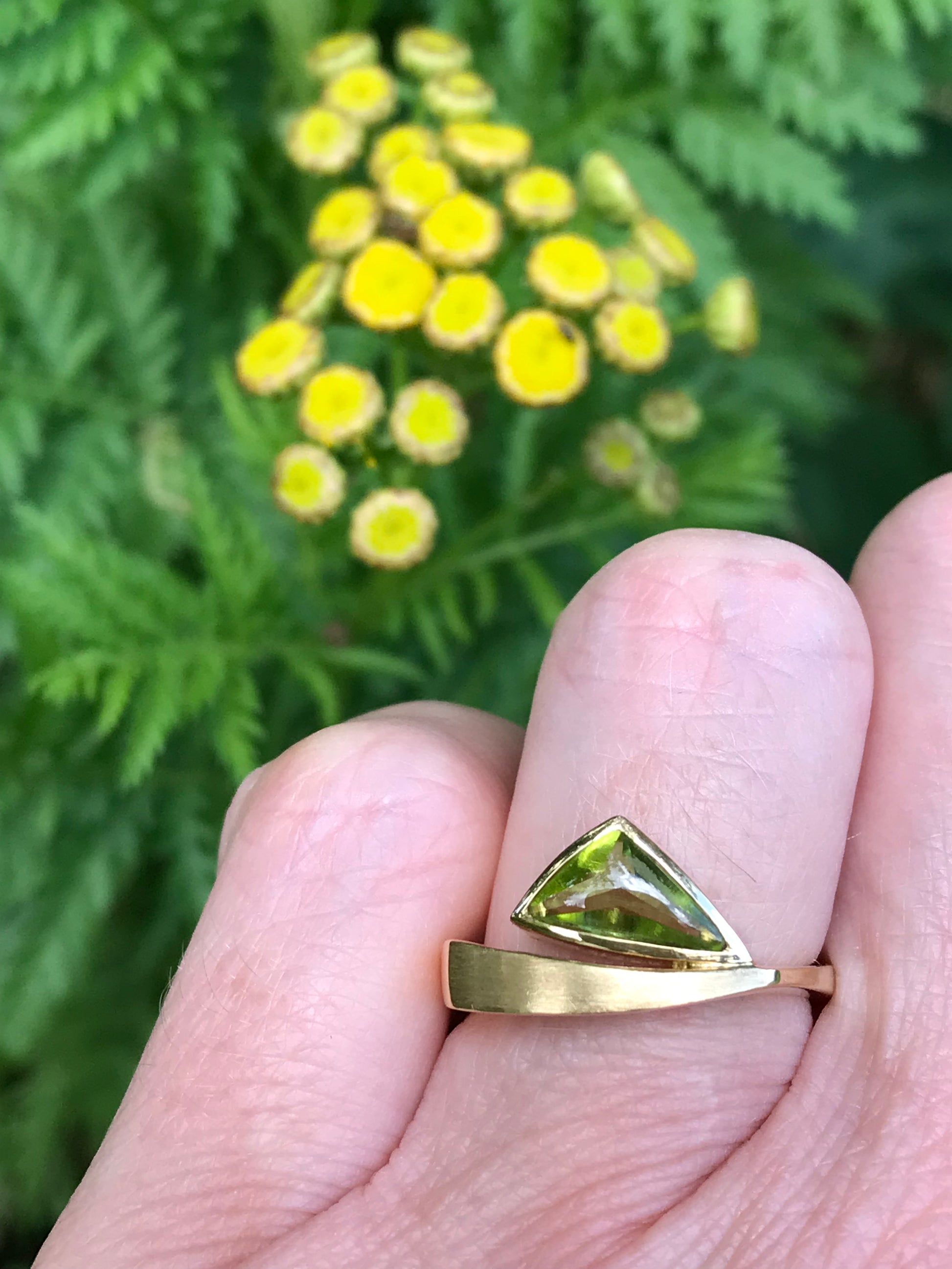 18ct yellow gold triangular shaped peridot ring Ring Cede