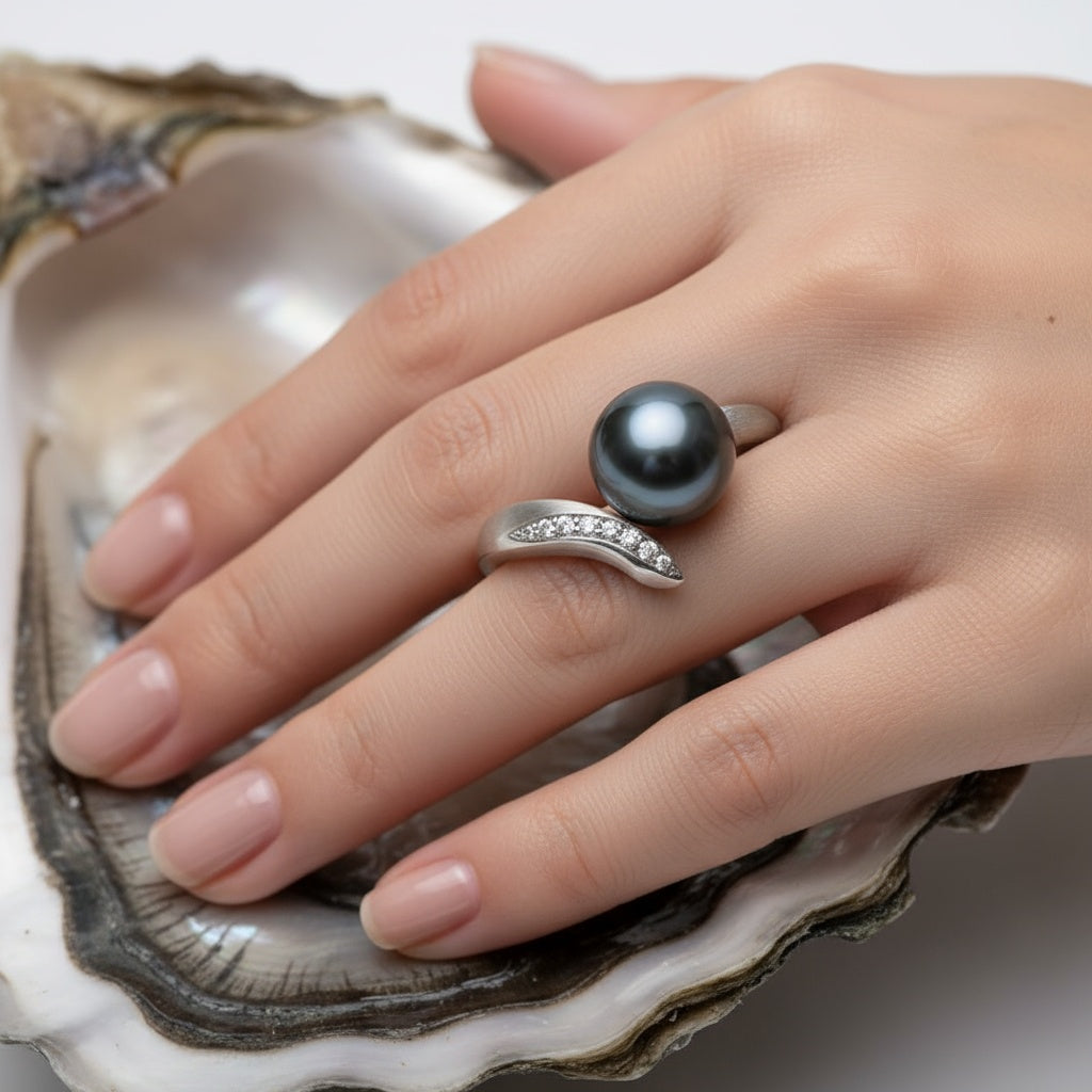 18ct white gold tahitian pearl diamond curl ring size M 1/2 Ring Gellner