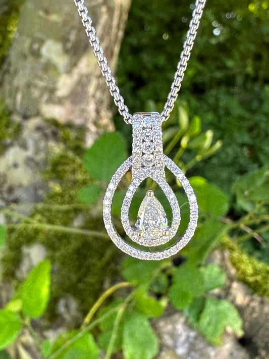 18ct white gold 0.67ct pear shape internally flawless certified diamond halo necklace Pendant Rock Lobster   