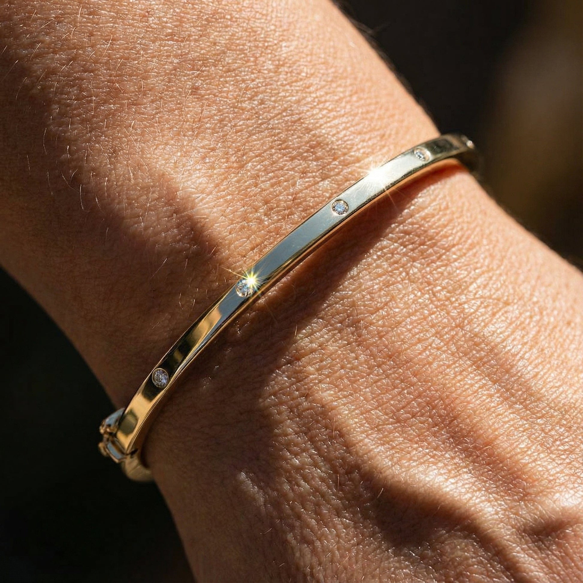 9ct yellow Gold Classic Diamond Hinged Bangle Bangle Stubbs