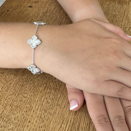 Mother of Pearl Vintage Lucky Clover Bracelet in Silver