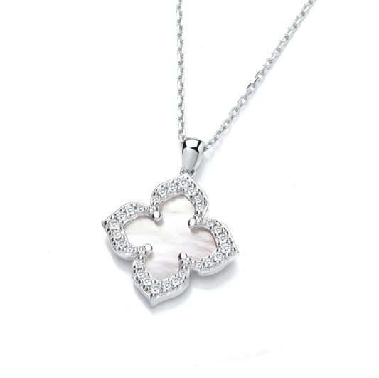 Mother of Pearl Vintage Lucky Clover Necklace in Silver