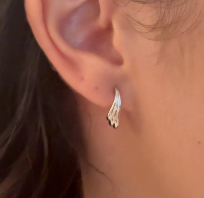 Shell Wave Hoop Earrings