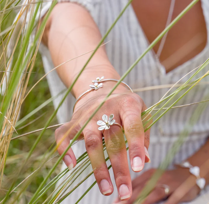 The Lazy double daisy Bangle Bangle Sea Gems Ltd