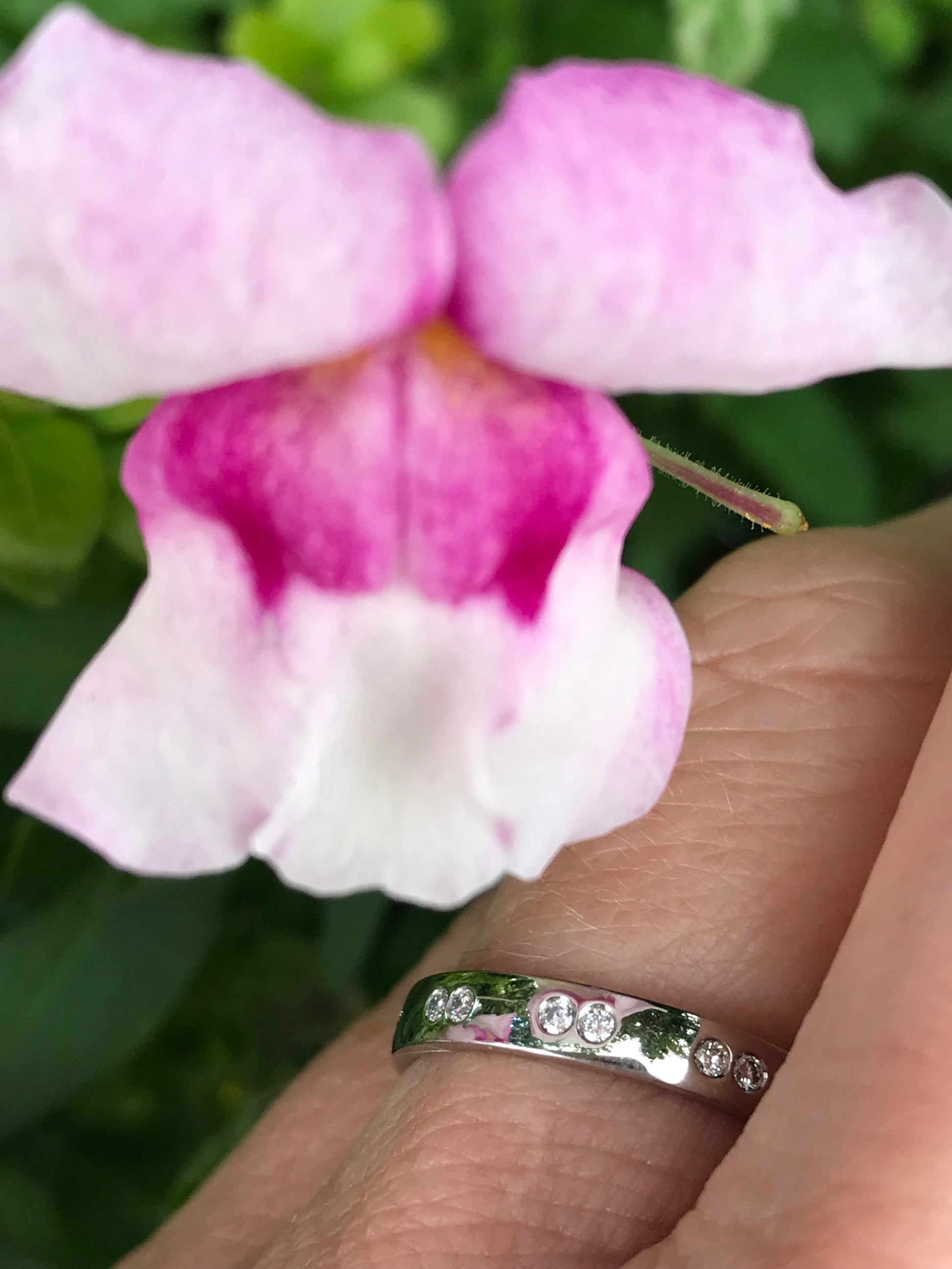 Gerstner Platinum brilliant cut diamond pairs in a full eternity band size L Ring Gerstner