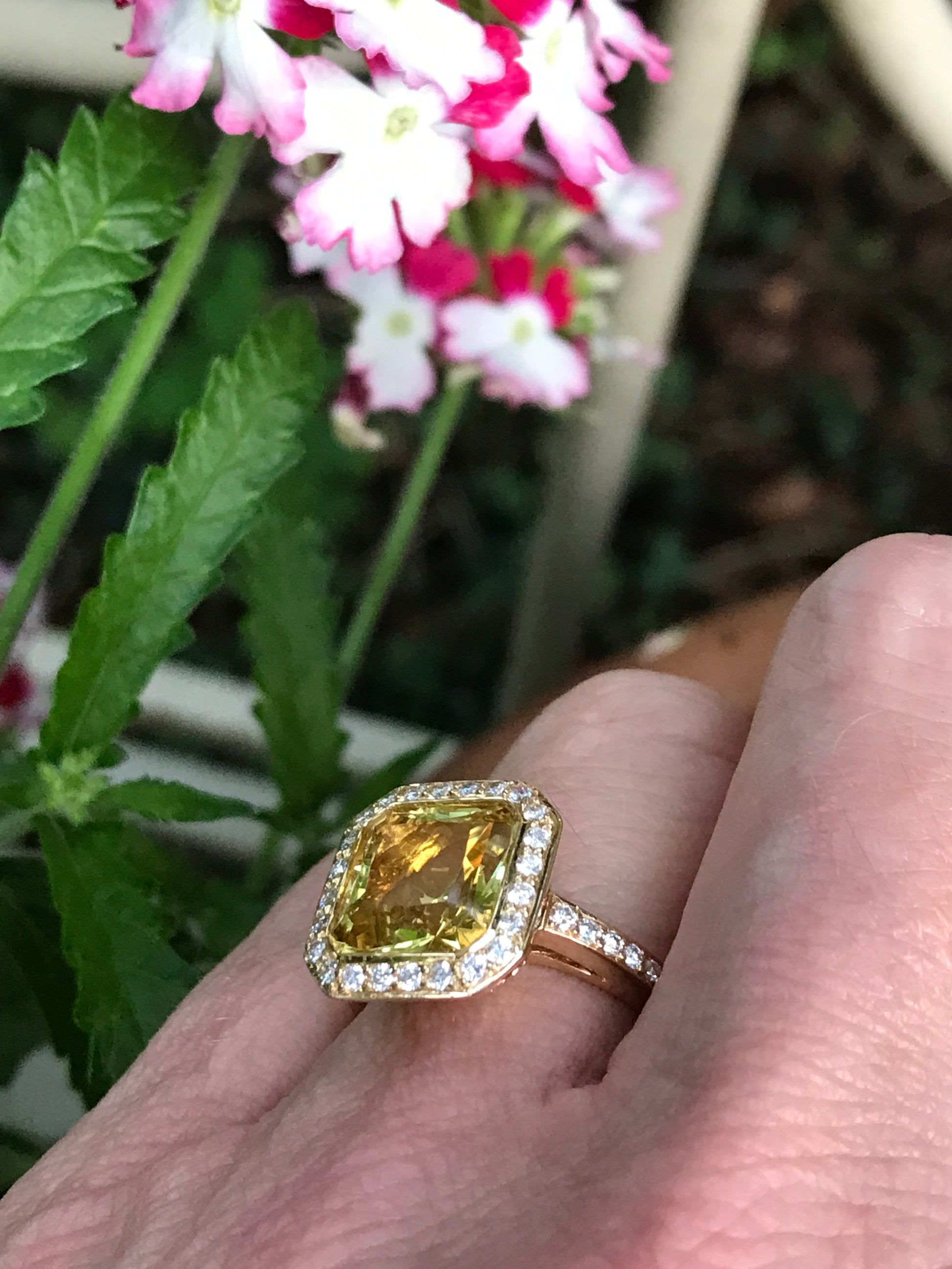 18ct yellow gold & diamond ring set with a champagne beryl and mandarin garnets. Ring Buchwald   