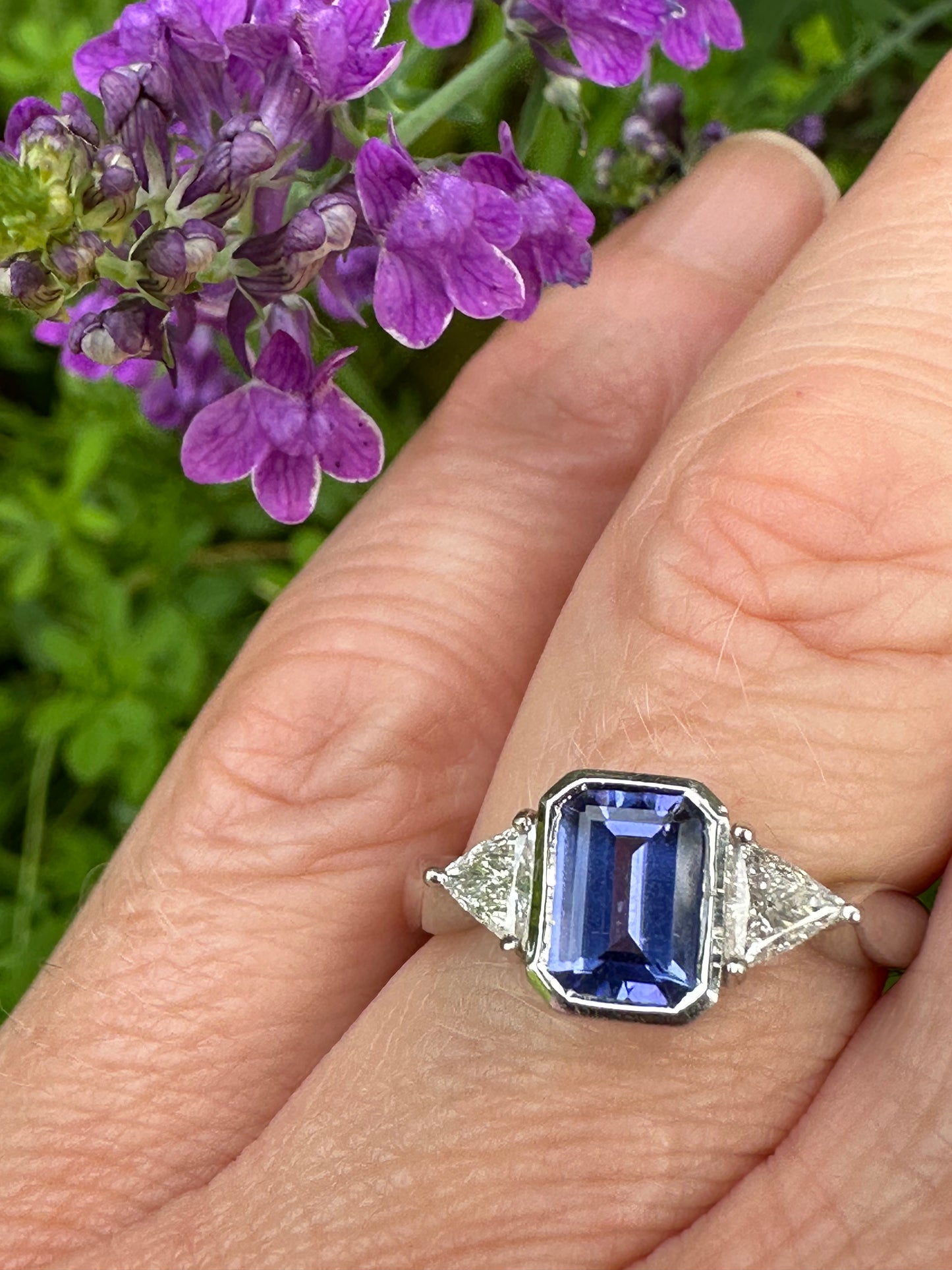 White gold tanzanite and diamond trilogy ring Ring Rock Lobster   
