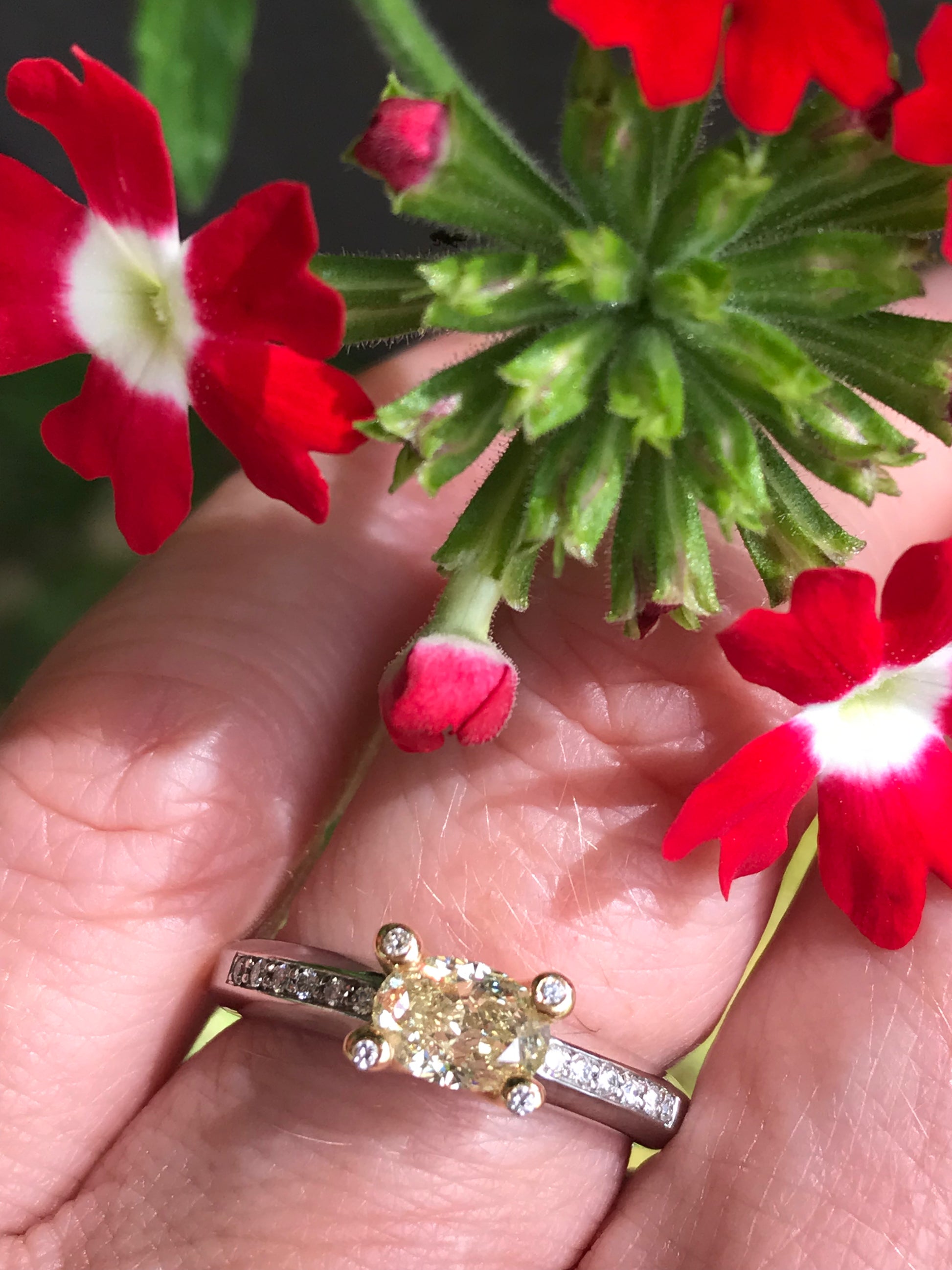 Ring Platinum/Gold Oval yellow 0.65ct Natural Diamond ring.