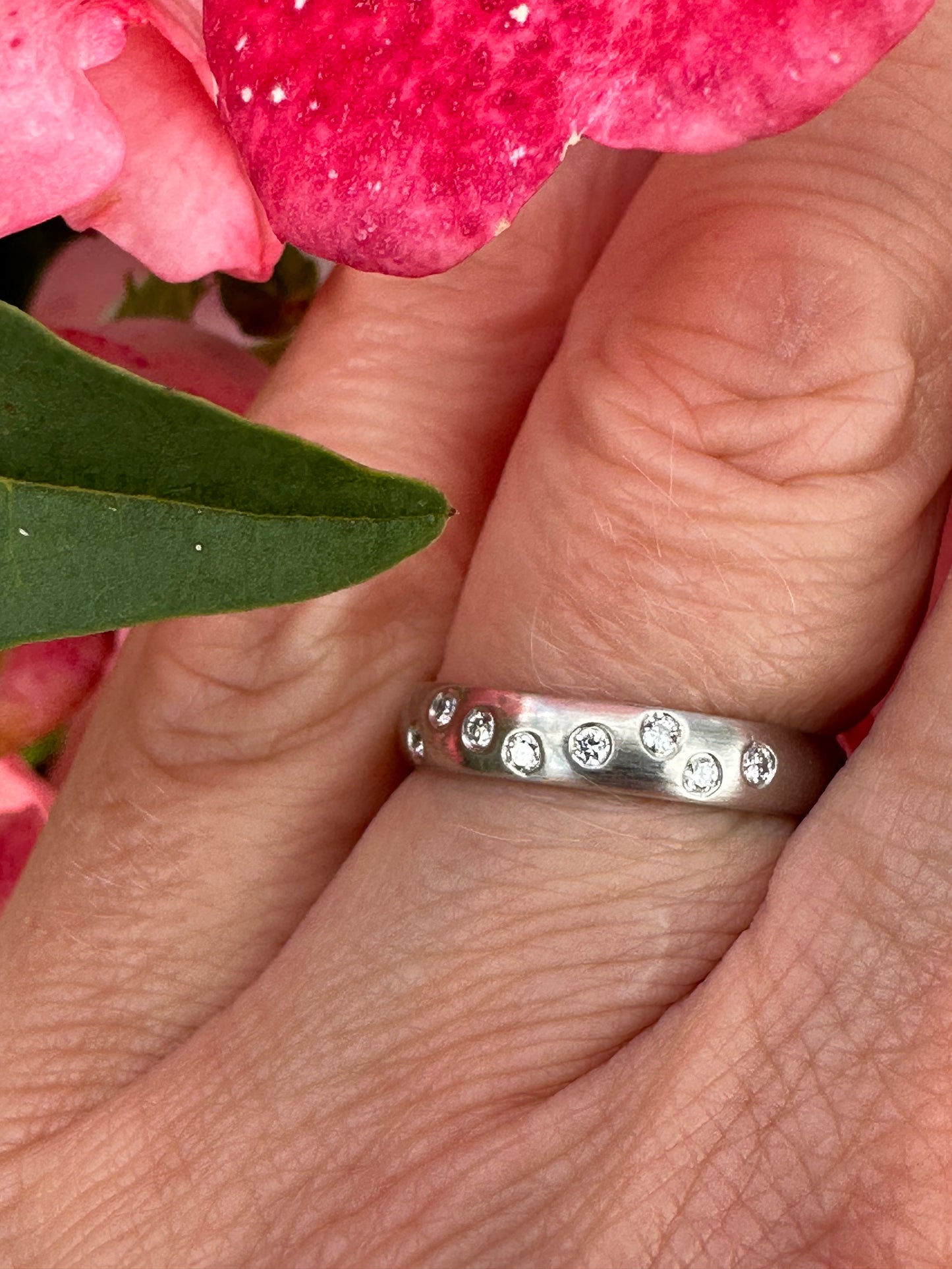 Platinum scattered 0.08ct diamond comfort court ring Ring Robert pfrogner