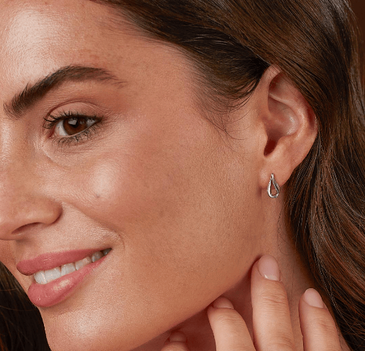 Serenity Dainty Stud Earrings Earrings Kit Heath