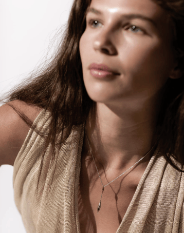 Necklace Silver Glint Lariat-Style Necklace
