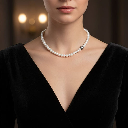 Neckwear Southsea Pearl necklace with steel clasp and diamonds