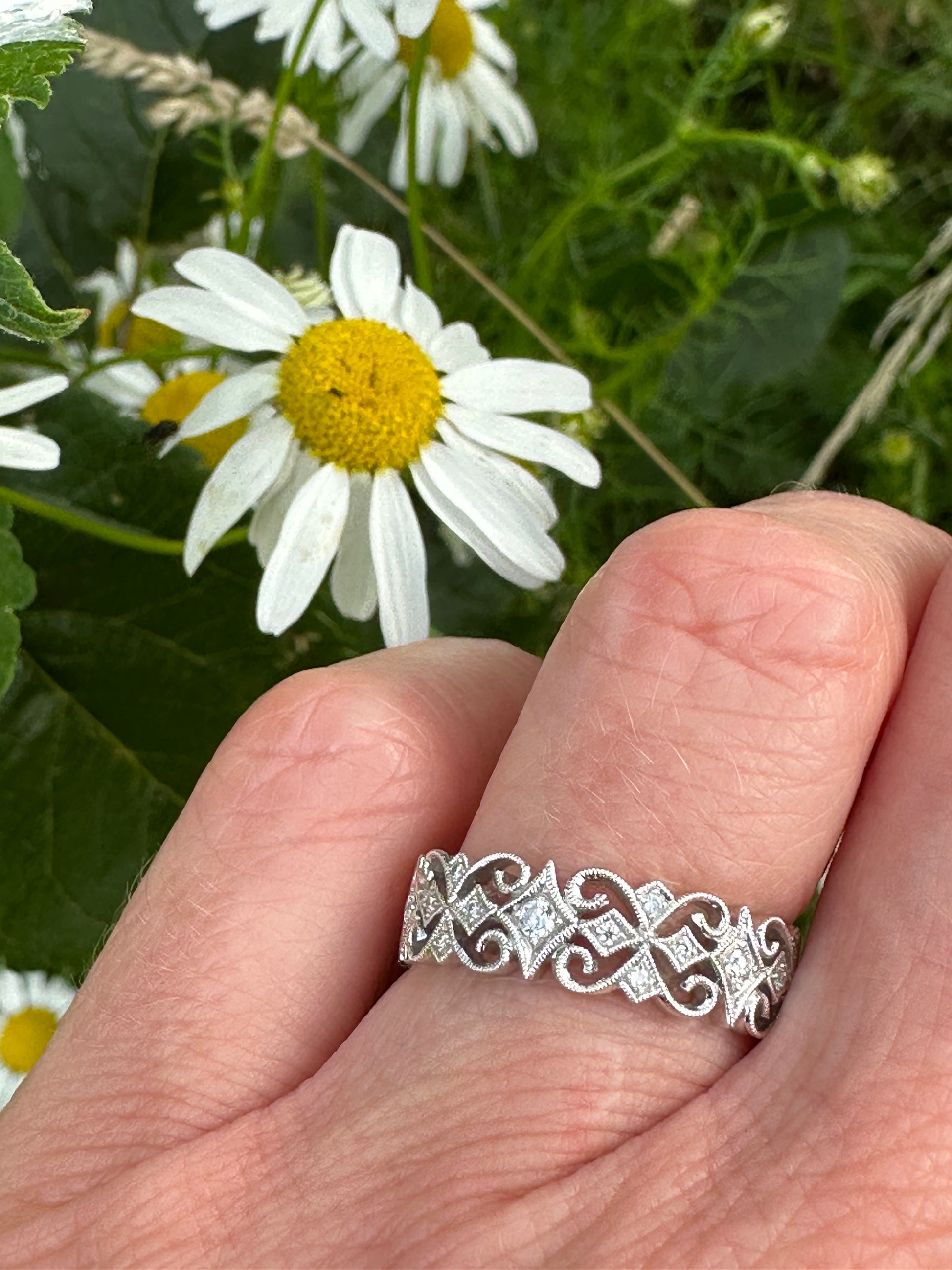 Ungar & Ungar 18ct white gold diamond ring Ring Ungar & Ungar