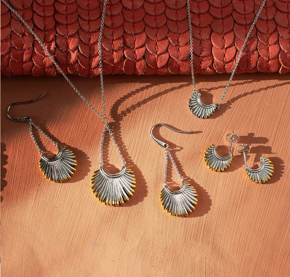 Essence Radiance Golden Fan Chandelier Necklace Necklace Kit Heath   