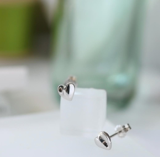 Miniatures Sweet Heart Stud Earrings Earrings Kit Heath   