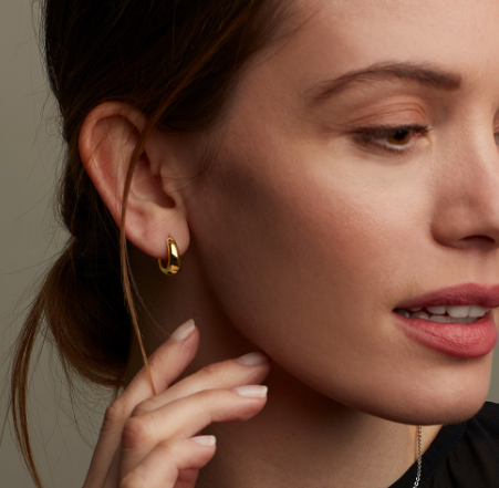 Small Cirque Golden Hinged Huggie Hoop Earrings Earrings Kit Heath   